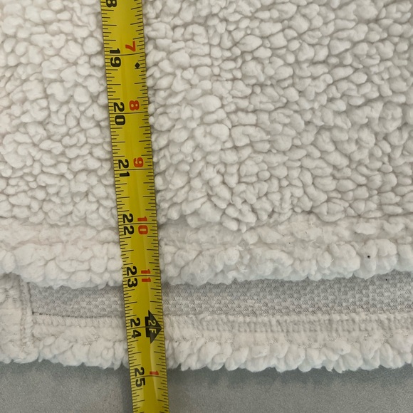 2 sherpas soft 3/4 zip shirts. XS w Stretch. 1 black 1 white - Picture 6 of 7